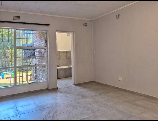 3 BEDROOM APARTMENT FOR SALE IN WINDSOR WEST